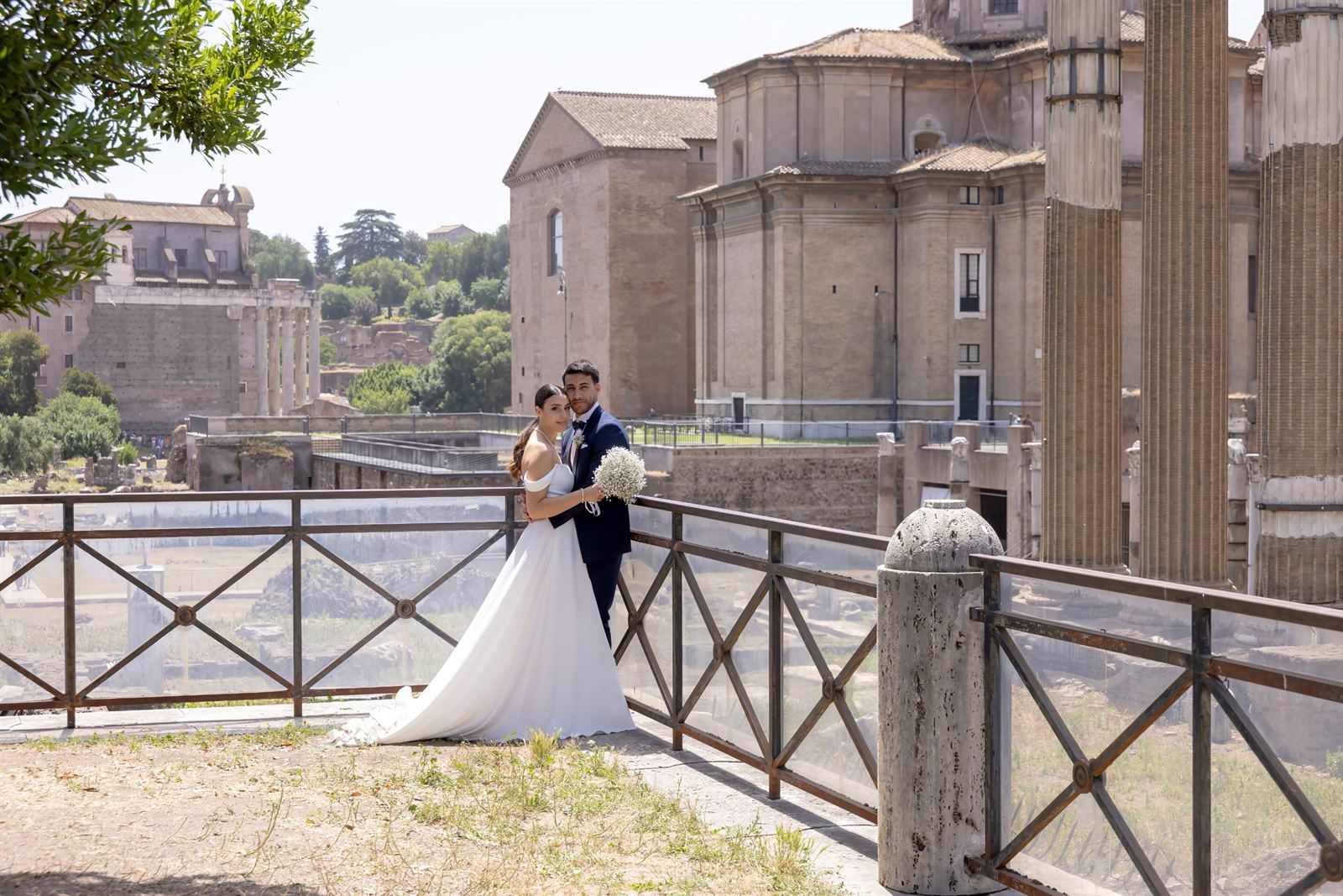 Bacio degli sposi al Foro Romano